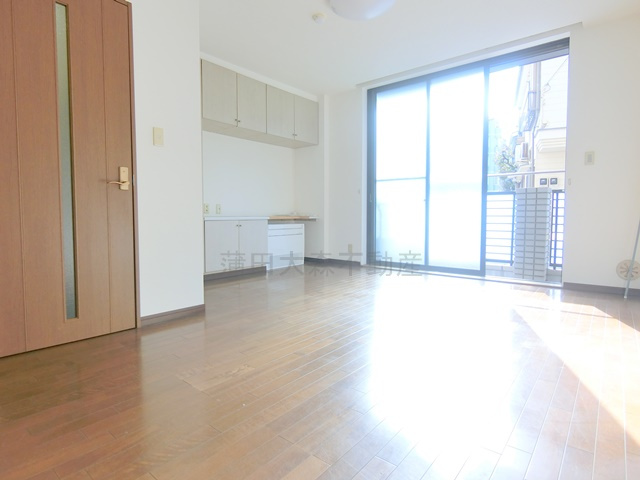 クレイドル本羽田の外観|外観タイル張り1996年12月築　鉄骨造地上3階建て総戸数5戸の賃貸マンション　東京都大田区本羽田3丁目　京浜急行空港線大鳥居駅最寄りのファミリータイプ物件