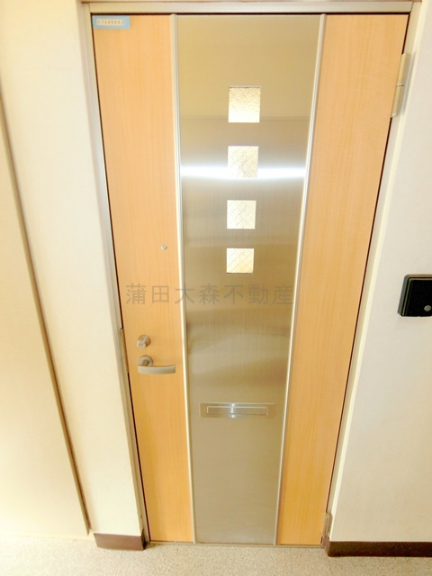 クレイドル本羽田の外観