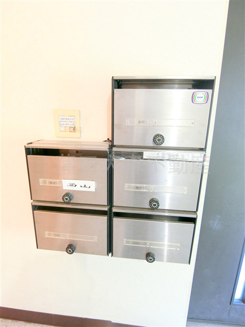 クレイドル本羽田の外観