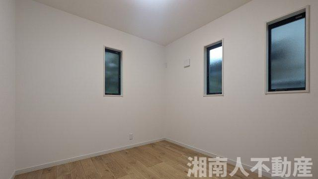 藤沢市辻堂太平台２丁目３－９新築戸建ての洋室|明るい洋室です