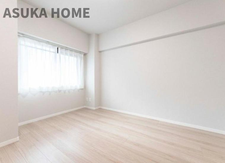 ワコーレロイヤルヒルズ横浜蒔田の洋室|ウォークインクローゼットもあるので整理整頓もスムーズに。居室をスッキリ使えます！