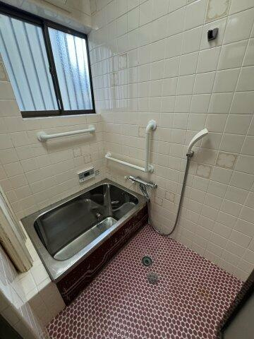 南水苑町　中古一戸建ての浴室|■物件内覧・資金計画相談・住宅ローン相談、リフォーム相談、お問合せ受付中■
※当日・翌日のご内覧、ご相談はお電話でのお問合せがスムーズです！