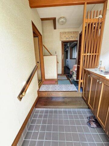 南水苑町　中古一戸建ての玄関|■物件内覧・資金計画相談・住宅ローン相談、リフォーム相談、お問合せ受付中■
※当日・翌日のご内覧、ご相談はお電話でのお問合せがスムーズです！