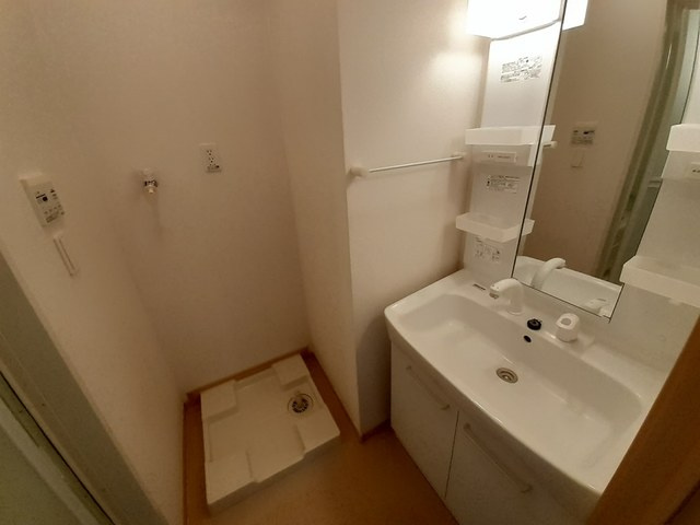 ウィングメゾンBの洗面所