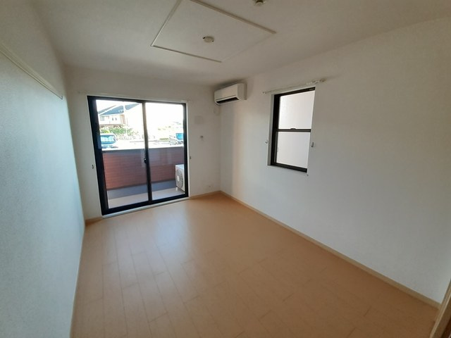 ウィングメゾンBの居間・リビング