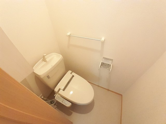 ウィングメゾンBのトイレ