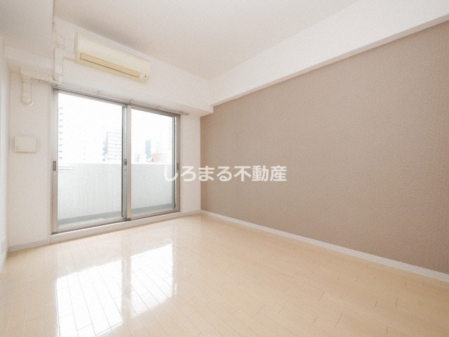 ロイヤルレジデンス北梅田の居間・リビング