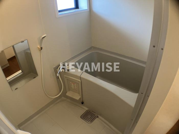 ベイサージュ富の原B棟の浴室|※室内画像は別号室のもの