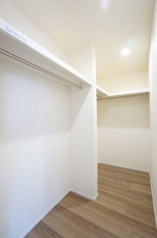 リーブルガーデン武豊町土穴　2号棟の収納|たっぷり収納可能なウォークインクローゼット
