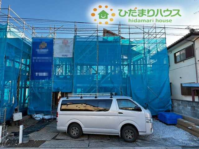 行田市棚田町3丁目　新築一戸建て　ブルーミングガーデン　01の前面道路含む現地写真