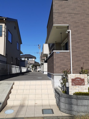 【エントランス】 | ランバーコート