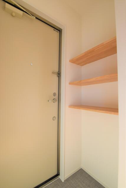 Ｇｒａｄｏ　ＫＡＭＡＴＡの玄関|靴だけでなく小物も置けるシン… 