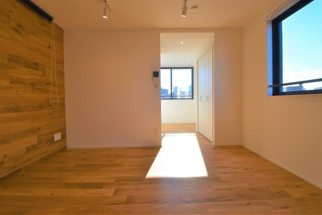 Ｇｒａｄｏ　ＫＡＭＡＴＡの洋室|白とナチュラルウッドカラーで… 