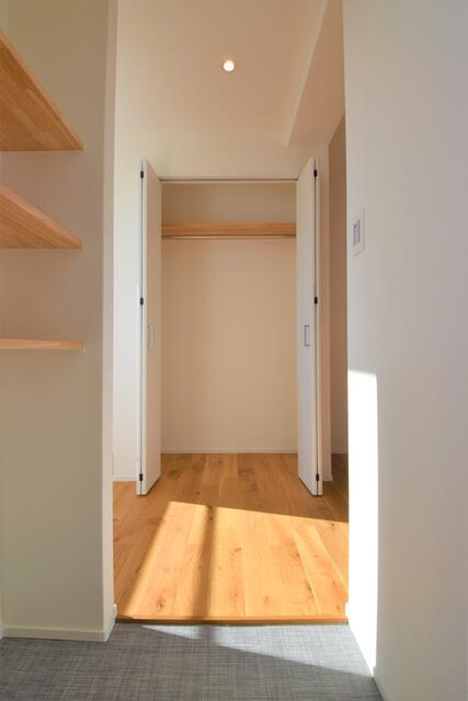 Ｇｒａｄｏ　ＫＡＭＡＴＡの玄関|玄関開いても室内が見えないの… 