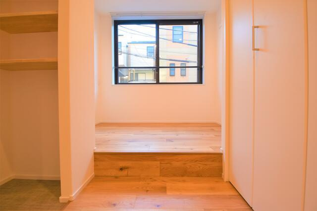 Ｇｒａｄｏ　ＫＡＭＡＴＡのその他|２０２は寝室に階段が１段あり… 