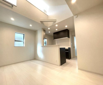 【居間・リビング】 |  東大和市新堀 | リビングは、吹き抜けになりますので、開放感があります♪