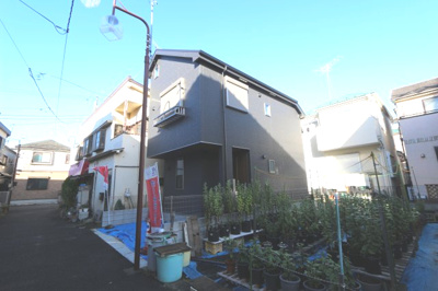 【外観】 |  東大和市新堀 | お子様の通学が安心な小学校まで徒歩5分の立地♪