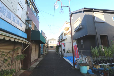 【外観】 |  東大和市新堀 | 周辺には商業施設が多数点在する立地！スーパー「ヤオコー」まで約8分♪日々のお買い物が便利な環境です♪