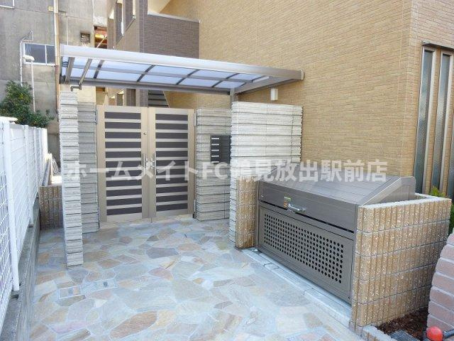 トリアノン東中浜のエントランス