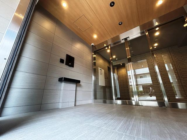 ＬｉｖｅＣａｓａ高円寺のエントランス|清潔なエントランスです