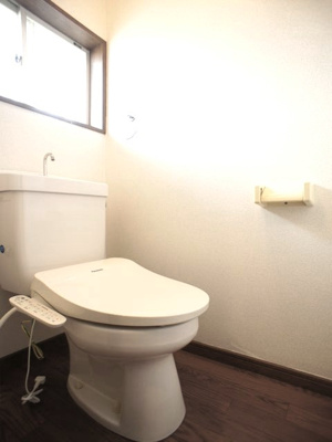 【トイレ】 | 桜ハイツA | 温水洗浄暖房便座機能付きです♪