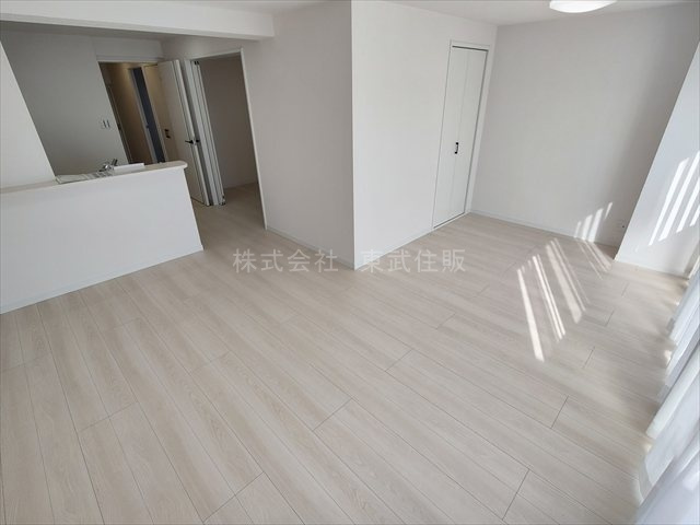 【居間・リビング】の画像