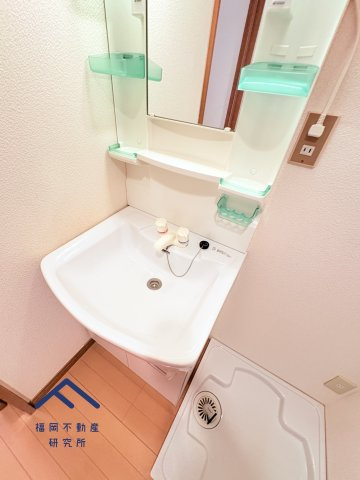 皐月マンション博多の独立洗面台