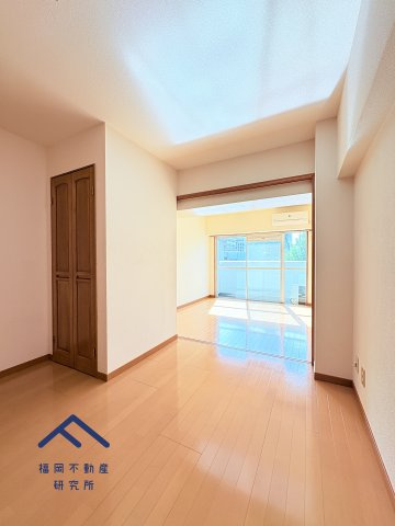 皐月マンション博多の洋室
