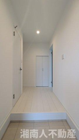 藤沢市辻堂太平台２丁目５－１１新築戸建ての玄関|きれいな玄関です