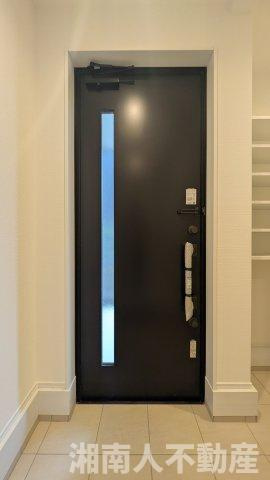 藤沢市辻堂太平台２丁目５－１１新築戸建ての玄関|玄関です