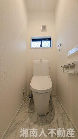 藤沢市辻堂太平台２丁目５－１１新築戸建てのトイレ|清潔感のあるトイレです