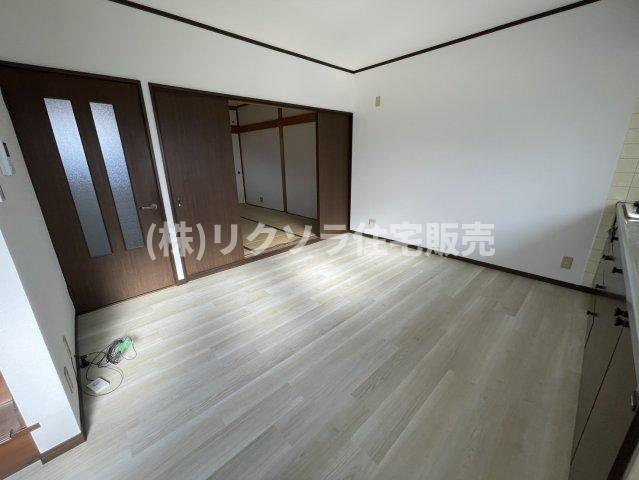 中木田町　中古一戸建てのダイニング|LDK8.0帖
■物件内覧・資金計画相談・住宅ローン相談、リフォーム相談、お問合せ受付中■
※当日・翌日のご内覧、ご相談はお電話でのお問合せがスムーズです！