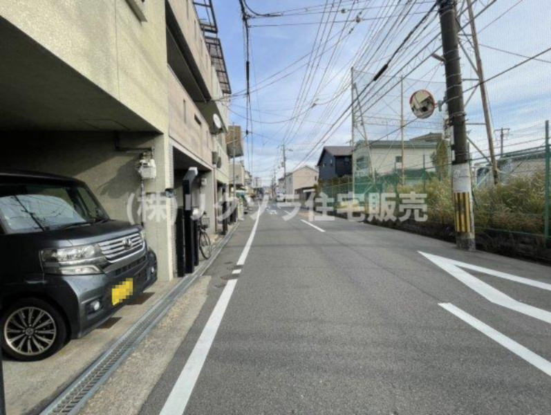 中木田町　中古一戸建ての前面道路含む現地写真|■物件内覧・資金計画相談・住宅ローン相談、リフォーム相談、お問合せ受付中■
※当日・翌日のご内覧、ご相談はお電話でのお問合せがスムーズです！