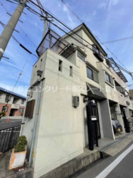 中木田町　中古一戸建ての構造・工法・仕様|木・鉄筋コンクリート造スレート葺3階建
■物件内覧・資金計画相談・住宅ローン相談、リフォーム相談、お問合せ受付中■
※当日・翌日のご内覧、ご相談はお電話でのお問合せがスムーズです！