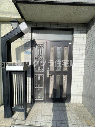 中木田町　中古一戸建ての玄関|■物件内覧・資金計画相談・住宅ローン相談、リフォーム相談、お問合せ受付中■
※当日・翌日のご内覧、ご相談はお電話でのお問合せがスムーズです！