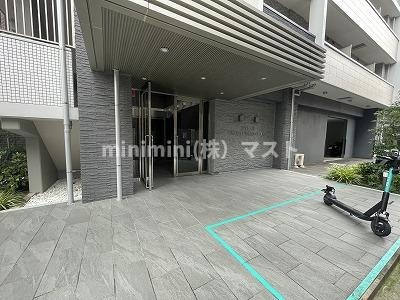 エスリード大阪梅田リュクスのエントランス