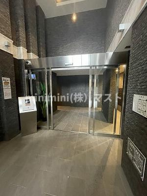 エスリード大阪梅田リュクスのロビー