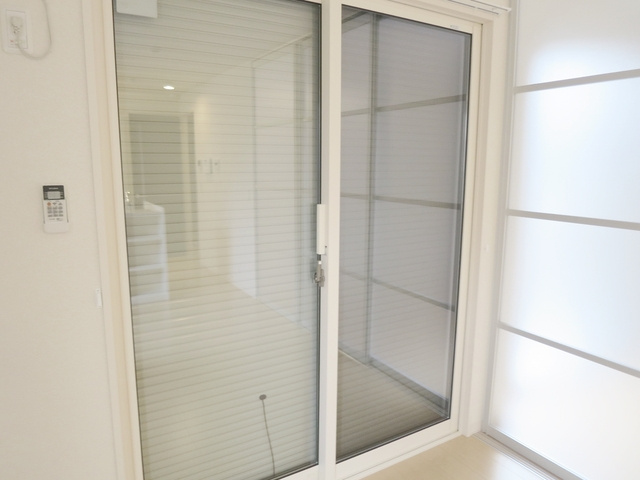 フォルテーヌⅤの内装|シャッターがついて防音や防犯に良いですね♪