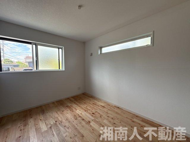 茅ヶ崎市柳島海岸　新築一戸建て　全3棟の洋室|個人の部屋や寝室として使える洋室です