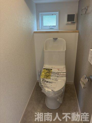 茅ヶ崎市柳島海岸　新築一戸建て　全3棟のトイレ|トイレもきれいです