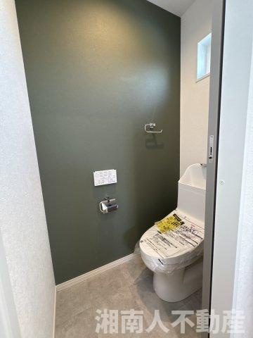 茅ヶ崎市柳島海岸　新築一戸建て　全3棟のトイレ|ゆったりとした空間のトイレです