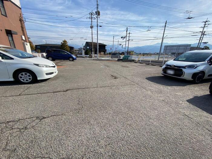 レジデンス･タケカタの駐車場