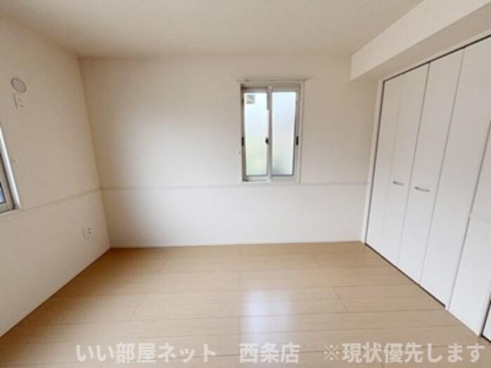 ウィステリア・フィールド　B棟の洋室