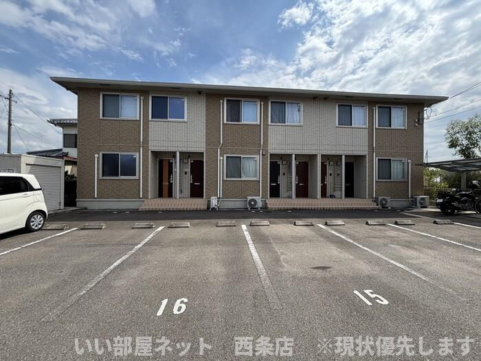 ウィステリア・フィールド　B棟の外観