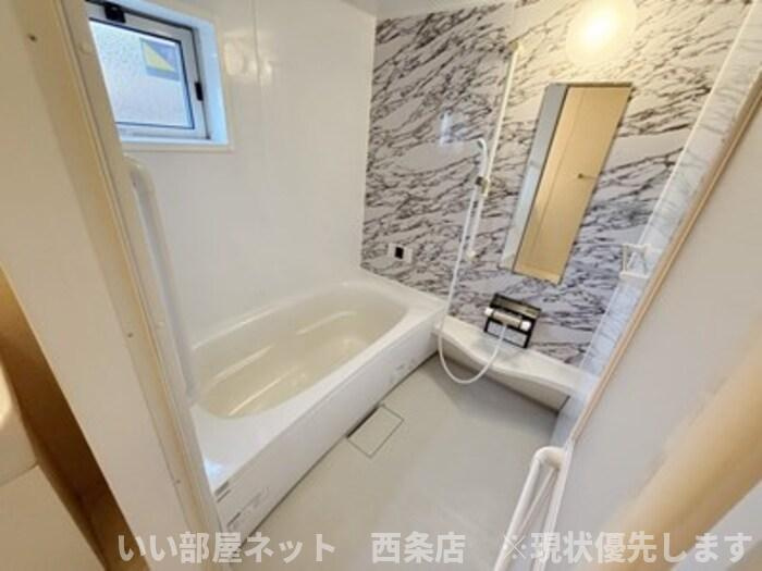 ウィステリア・フィールド　B棟の浴室