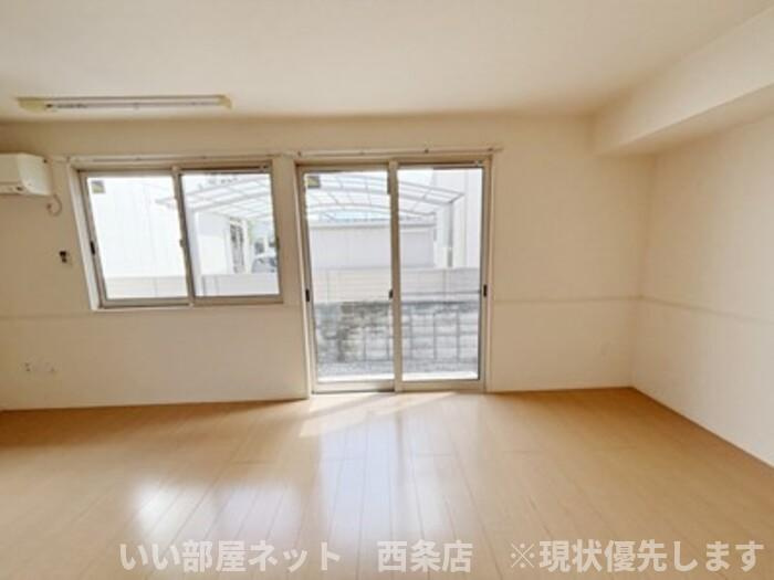 ウィステリア・フィールド　B棟の居間・リビング