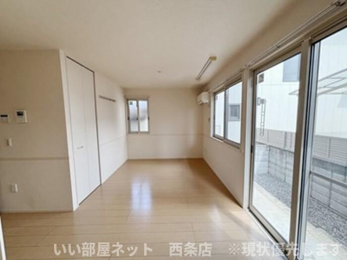 ウィステリア・フィールド　B棟の居間・リビング