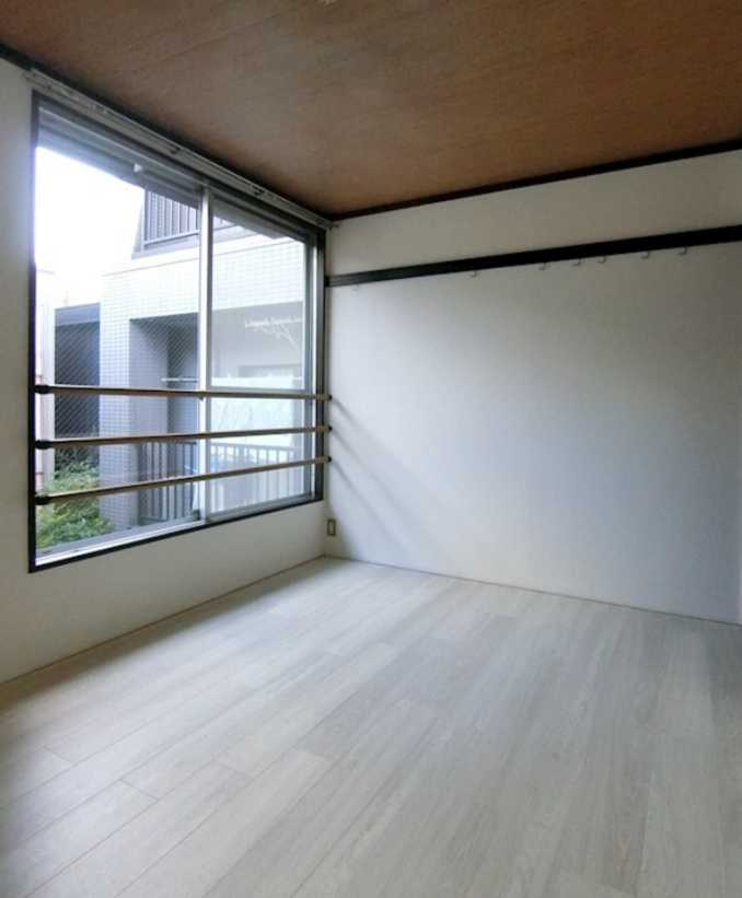 ハイツシノA　南向き　バストイレ別　追焚の居間・リビング