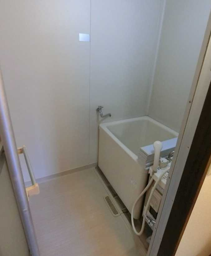 ハイツシノA　南向き　バストイレ別　追焚の浴室