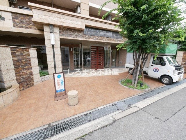 エステムコート梅田・天神橋リバーフロントのエントランス